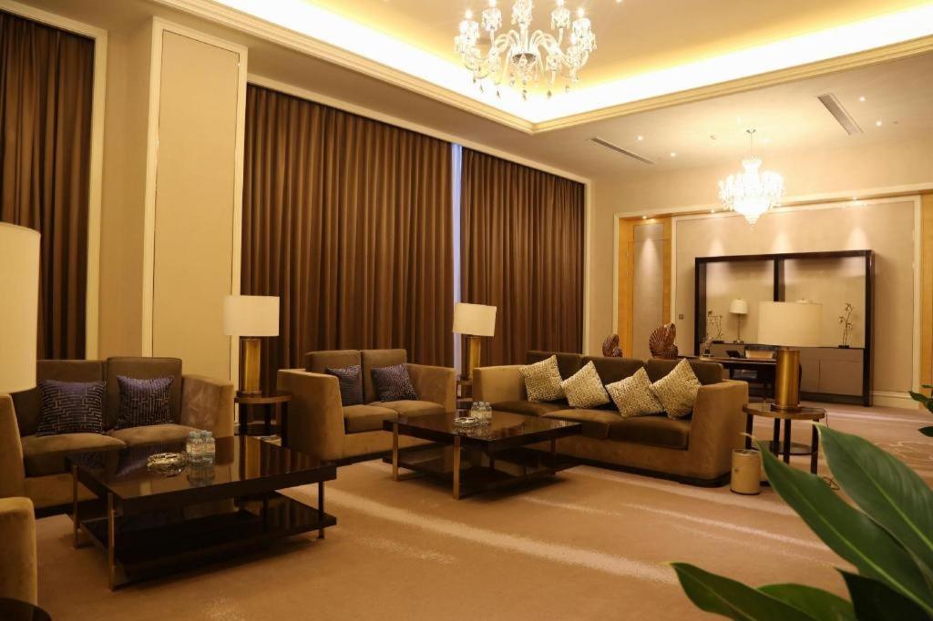 Ming Du Lakeside Hotel 南寧 エクステリア 写真